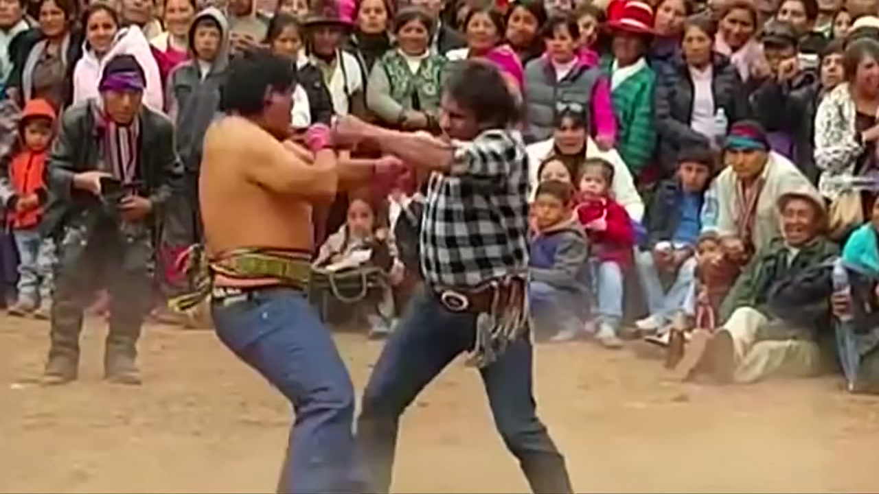 Peru celebrates festival aimed at fighting to settle old scores